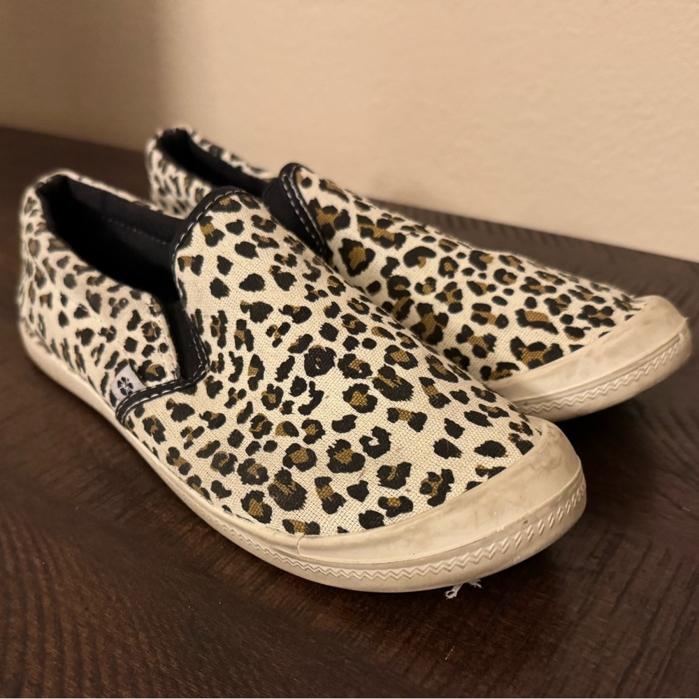 Tommy Bahama Leopard Print‎ Slip-On Sneakers Animal Print Canvas Women’s Size 8